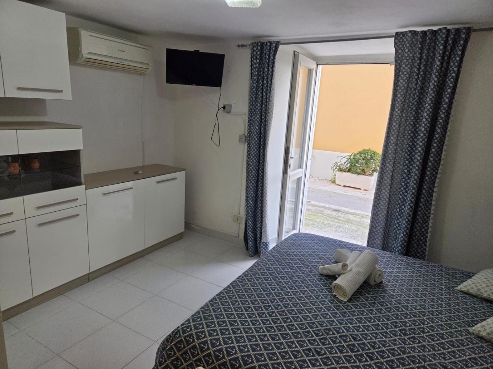 Agenzia Aprea Appartamenti Ponza Exterior foto