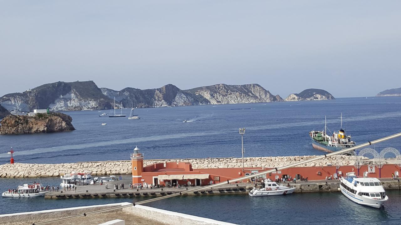 Agenzia Aprea Appartamenti Ponza Exterior foto