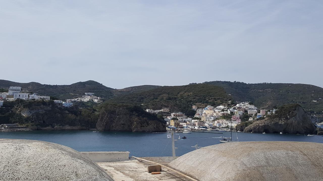 Agenzia Aprea Appartamenti Ponza Exterior foto
